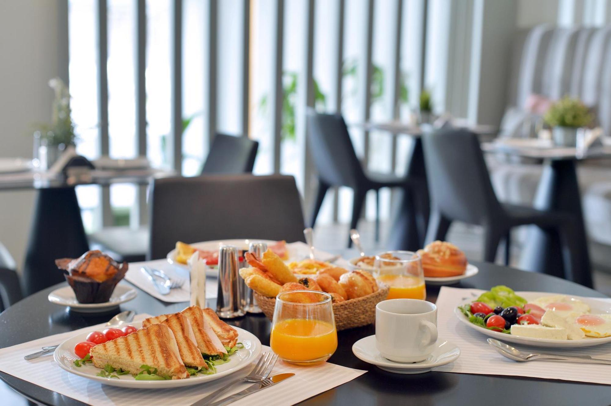 Alva Athens Hotel Bagian luar foto